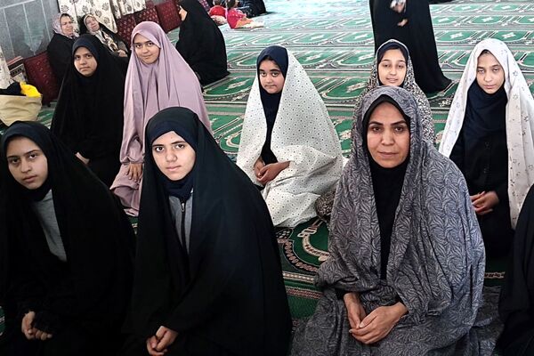 محفل انس با قرآن دانش آموزان دبیرستان مهر