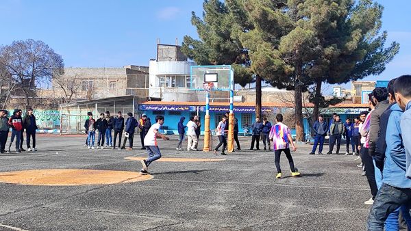 فینال مسابقات گل کوچیک در دبیرستان شاهد ابوذر غفاری 