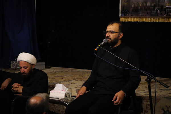 مراسم عزاداری ظهر شهادت امام رضا(ع) در مدرسه رویش کاشان