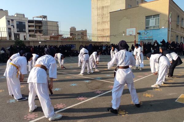 هفته تربیت‌بدنی در دبیرستان فرشتگان ناحیه ۴شیراز
