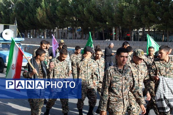 ملکان در مسیر عشق