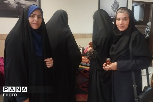 از عطر غذاهای سنتی تا رنگین‌کمان اقوام ایران در دبستان هدی