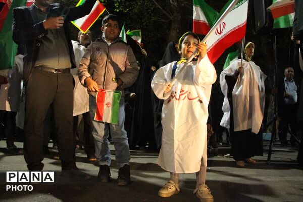 اجتماع کفن پوشان یزد در حمایت از نظام جمهوری اسلامی ایران