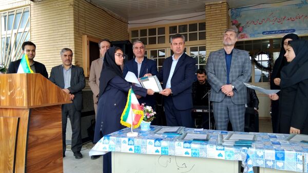 جشن جوانه‌ها در مدرسه دخترانه شهید رجایی اهر