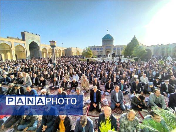 نماز عید سعید فطر در شهرستان کاشمر