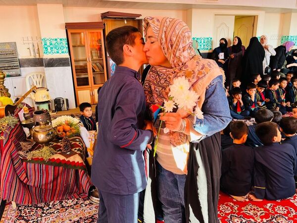مراسم بزرگداشت ولادت حضرت فاطمه (س) و روز مادر در آموزشگاه پسرانه علاقبندنیا