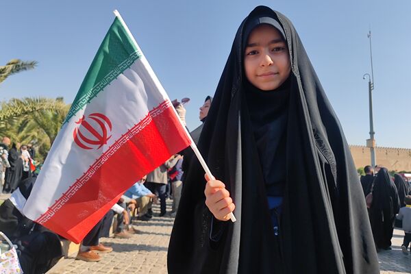 روز دانش‌آموز، روز خروشِ آگاهی و شادابی