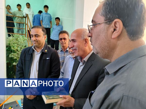 افتتاح نمایشگاه دست‌سازه‌های آزمایشگاهی