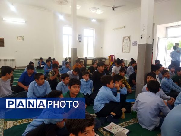 برگزاری جشن تکلیف در دبیرستان نمونه دولتی دانش 