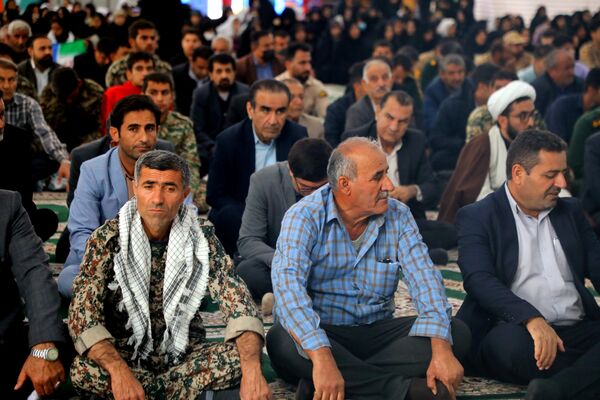 اجتماع همایش «شکوه اقتدار» بسیجیان در لنده