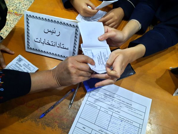 انتخابات انجمن اولیا و مربیان آموزشگاه سمیه ناغان
