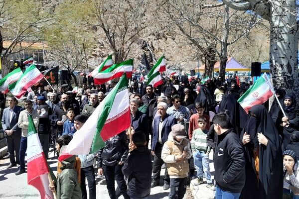 مراسم استغاثه به امام زمان (عج) به همراه آتش زدن بت بعل در گرداب شهر بن