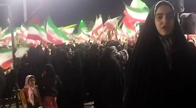 مراسم بزرگداشت اربعین رهبر شهید امت و دانش‌آموزان شهید میناب در مهریز 
