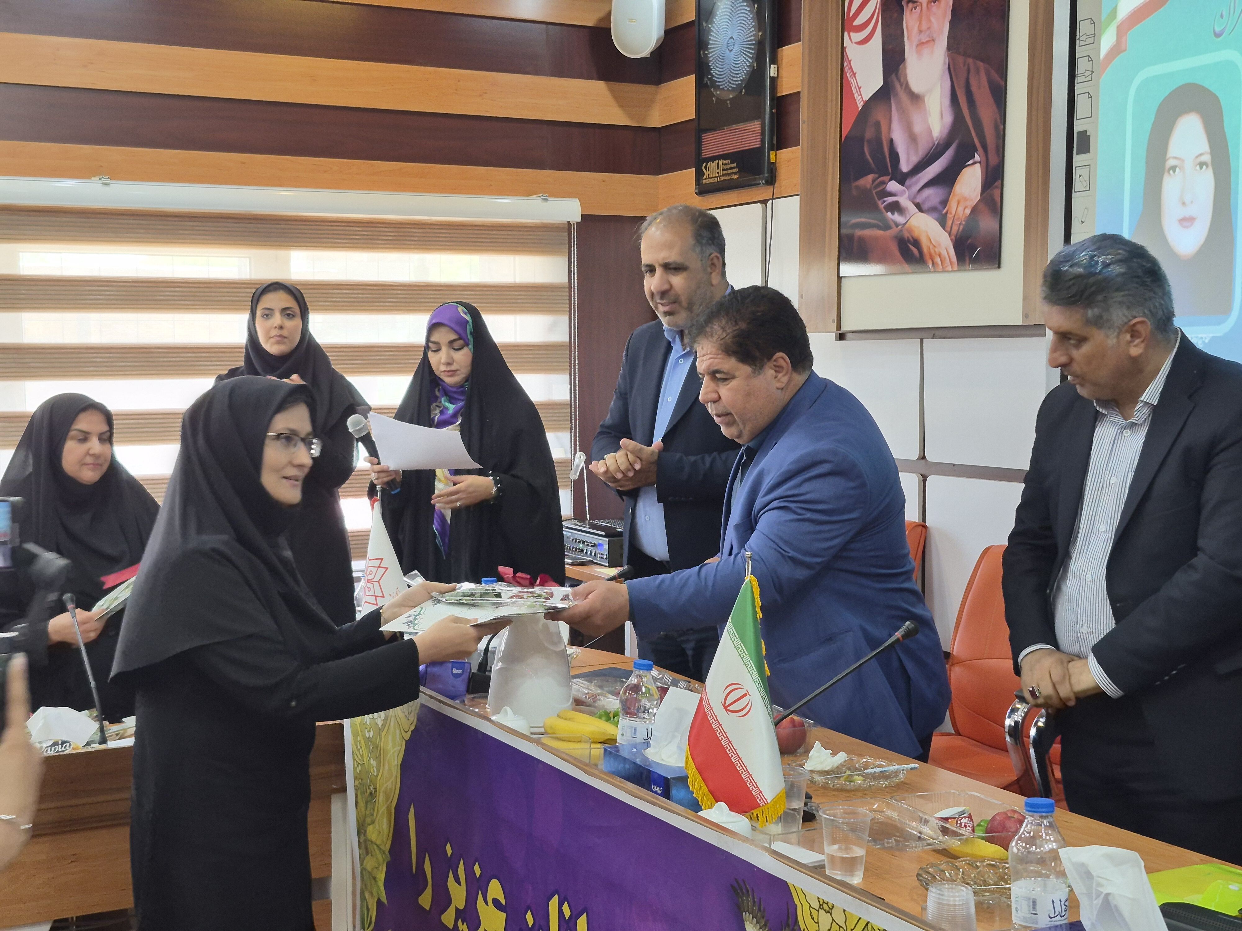 معلمان سرمایه‌سازان اصلی تمدن و اعتبار منطقه هستند