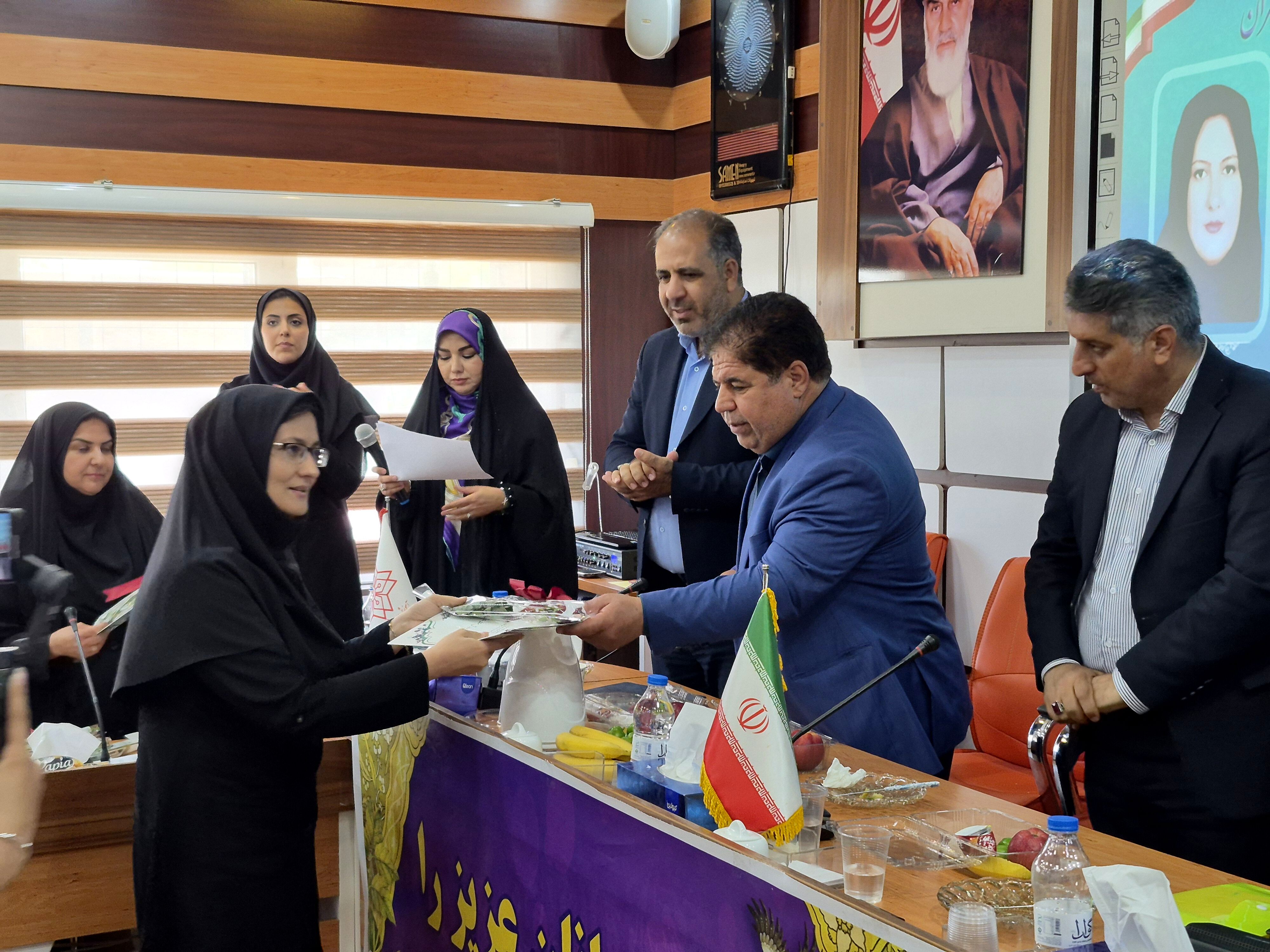 معلمان سرمایه‌سازان اصلی تمدن و اعتبار منطقه هستند