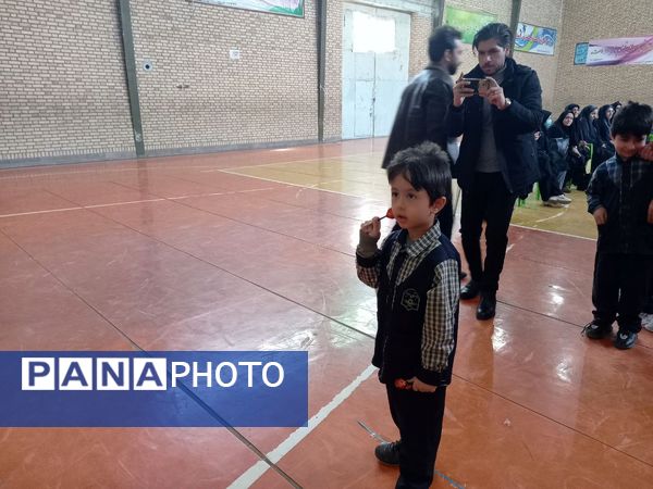 مسابقات دارت در دبستان پسرانه غدیر شهرستان شیروان