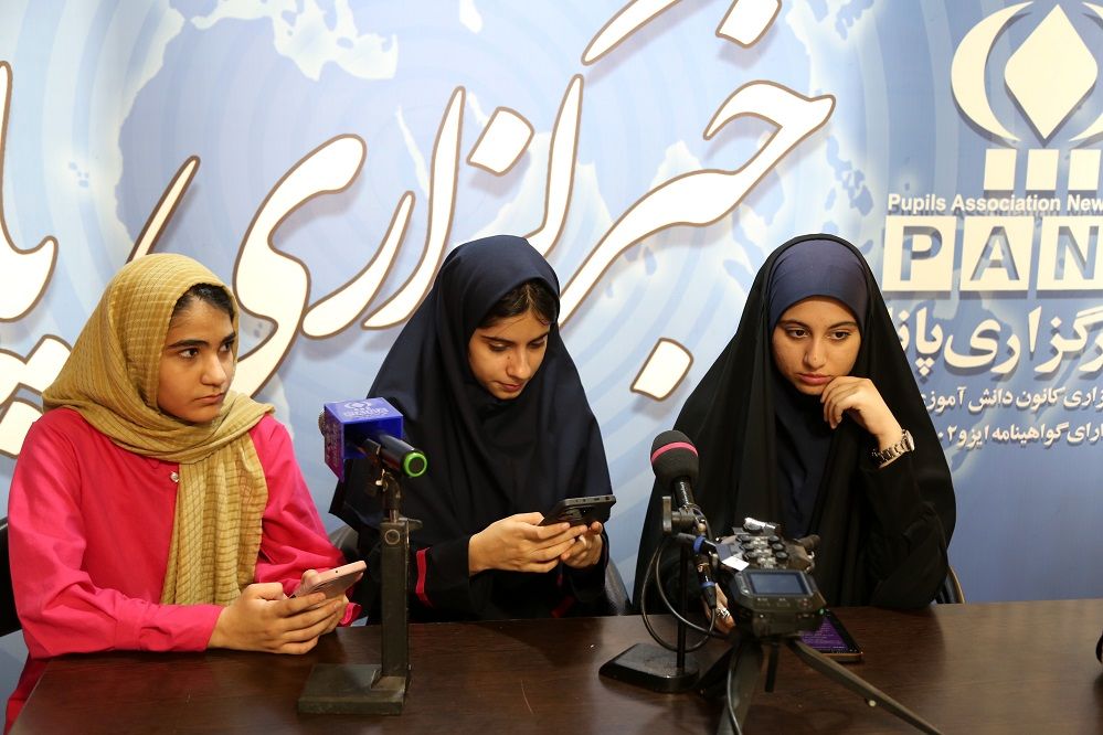 ویژه برنامه رادیویی زنگ شکوفه ها در استان خوزستان 