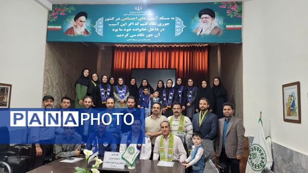 جلسه تقدیر از عوامل اجرایی همایش بزرگ یاوران مقاومت در کانون باهنر بجنورد
