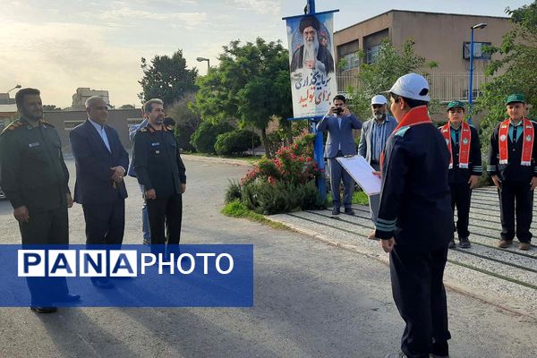 استقبال دانش‌آموزان پیشتاز از فرمانده سپاه استان تهران در اداره کل آموزش و پرورش شهرستانهای تهران
