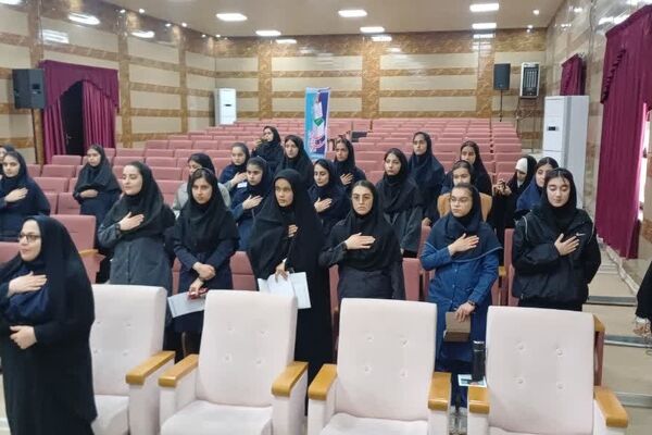 ایران فردا را دانش‌آموزان می‌سازند