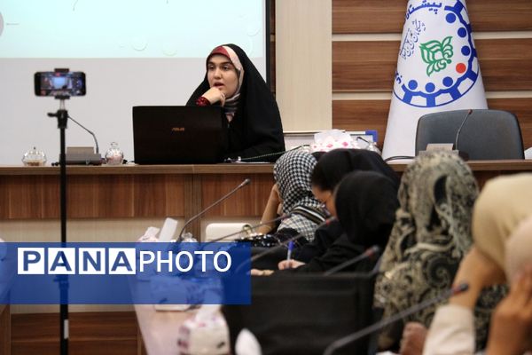 جلسه دوره مجری‌شو با محوریت اعتماد به نفس