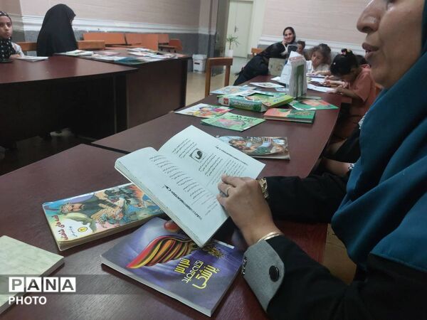 برگزاری نشست «خانواده کتاب‌خوان» در کتابخانه الزهرا(س) حاجی‌آباد