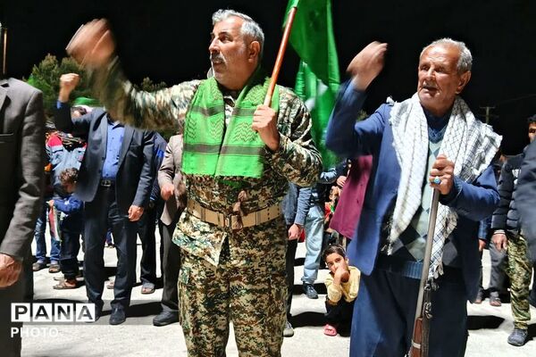 دیشموکی‌ها همچنان پای کار انقلاب