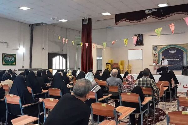 جلسات آموزشی در دبیرستان شاهد علامه طباطبایی ناحیه 2 شهرری 