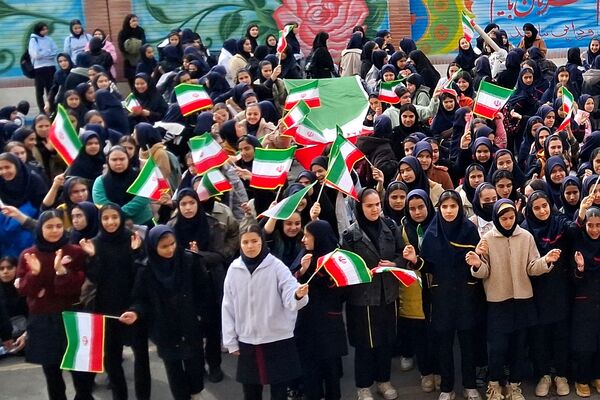 فرزندان ایران از مدارس شهریار تا راهپیمایی