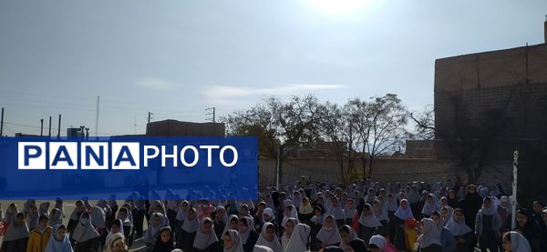 تقدیر از برترین‌های دبستان شهید نجفی فدافن 