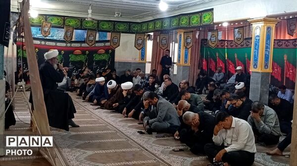  برگزاری آیین سوگواری اباعبدالله الحسین(ع) در آموزش و پرورش ناحیه ۲ بندرعباس
