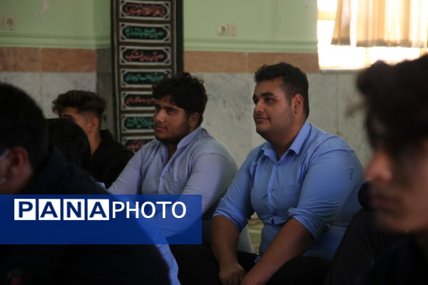 مراسم عزاداری ایام فاطمیه توسط دانش‌آموزان تنگستانی