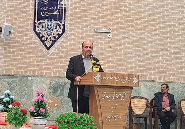 تقدیر از نوجوانان برگزیده قرآنی ناحیه 4 آموزش و پرورش قم