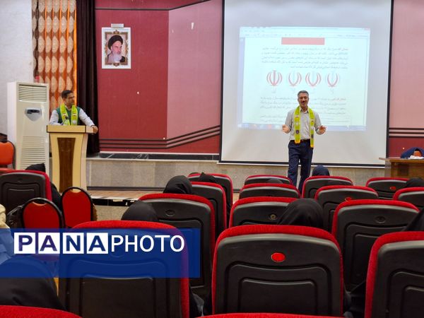 کارگاه آموزشی و توجیهی مربیان پیشتاز تربت حیدریه 