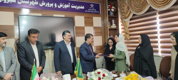 استقبال از دانش آموز شیروانی دارنده مدال برنز جهانی المپیاد علوم زمین