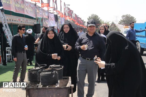 بازدید مشاور استاندار البرز از بخش‌های خدمت‌رسانی به زائران رهبر شهید