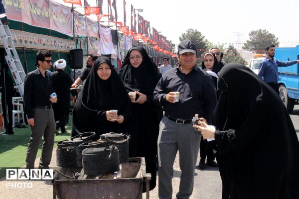 بازدید مشاور استاندار البرز از بخش‌های خدمت‌رسانی به زائران رهبر شهید