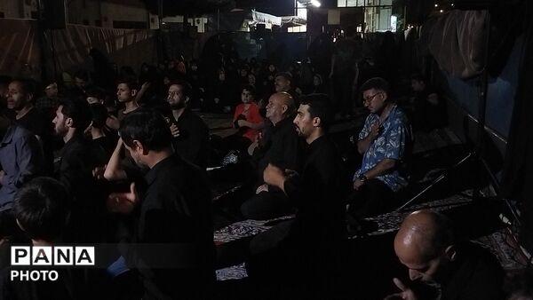 مراسم شب دوم محرم ۱۴۰۵ در هیئت منتظران ظهور 