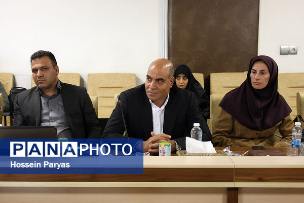 نشست صمیمی معاون تربیت بدنی و سلامت با ورزشکاران و کادر فنی تیم ملی والیبال دانش‌آموزی