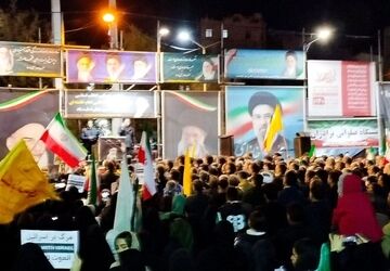 حضور مردم خستگی ناپذیر کوهدشت در اجتماعات شبانه