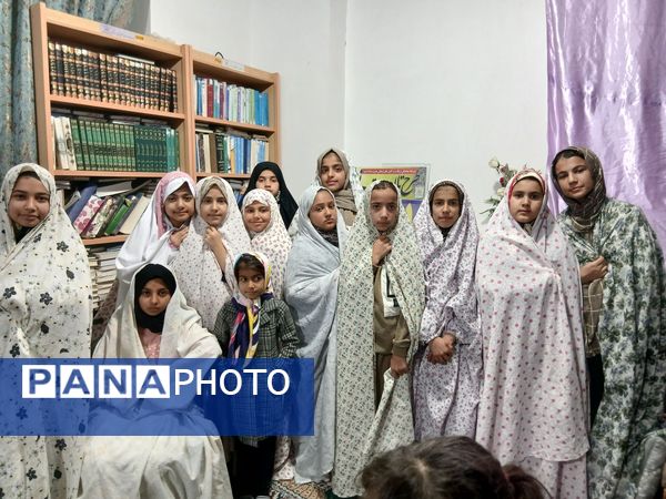 شور اعتکاف دختران و پسران بردسکن در یک صف معنوی