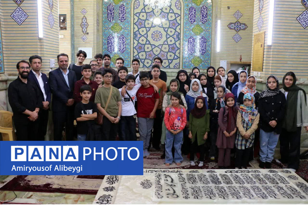 اردوی فرهنگی دانش‌آموزان کانون جوانه‌ها در آرامگاه محتشم کاشانی برگزار شد