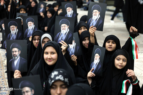 برگزاری همایش بزرگ جمع‌خوانی دانش‌آموزان با اجرای سرود و نوحه حماسی «باید برخاست»