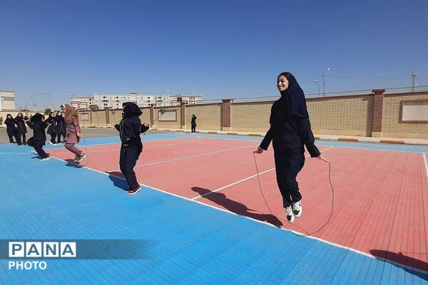 مسابقات ورزشی جام مهر در دبیرستان شهدای فراجا 