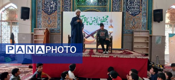  حس و حال معنوی دانش آموزان شرکت کننده در اعتکاف دانش آموزی مسجد مصلی طوقچی اصفهان