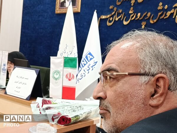 نشست صمیمی خبرنگاران پانا با مدیرکل آموزش و پرورش قم