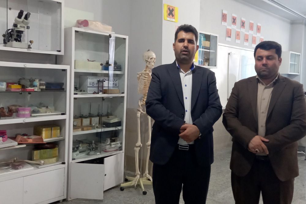 مسابقات آزمایشگاهی دریچه شناسایی نخبگان رشتهٔ تجربی هستند