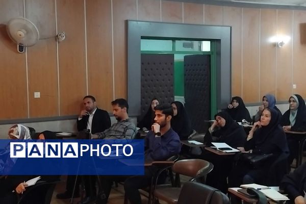 جلسه سرگروه‌های اجتماعات یادگیری