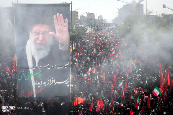 مراسم تشییع پیکر مطهر رهبر شهید انقلاب در تهران - 3
