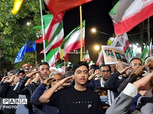کاشمری ها با احترام نظامی به استقبال سرود جمهوری اسلامی رفتند 